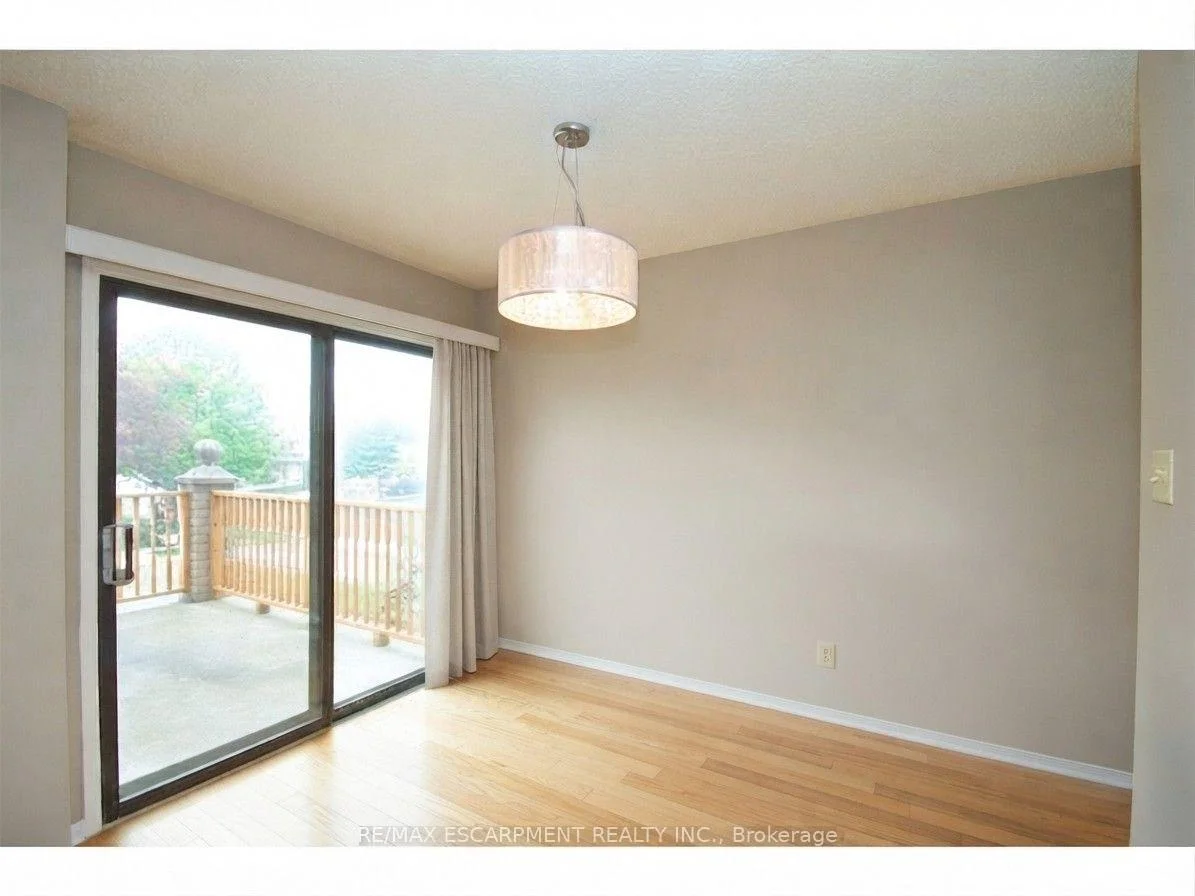 Photo 6 of Unit 38, 38 Elora Drive, Hamilton, Fessenden — HOMEH
