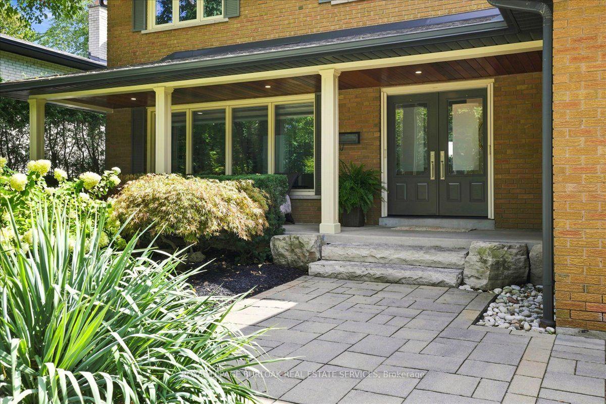 Photo 4 of 4430 Hawthorne Drive, Burlington, Shoreacres — HOMEH