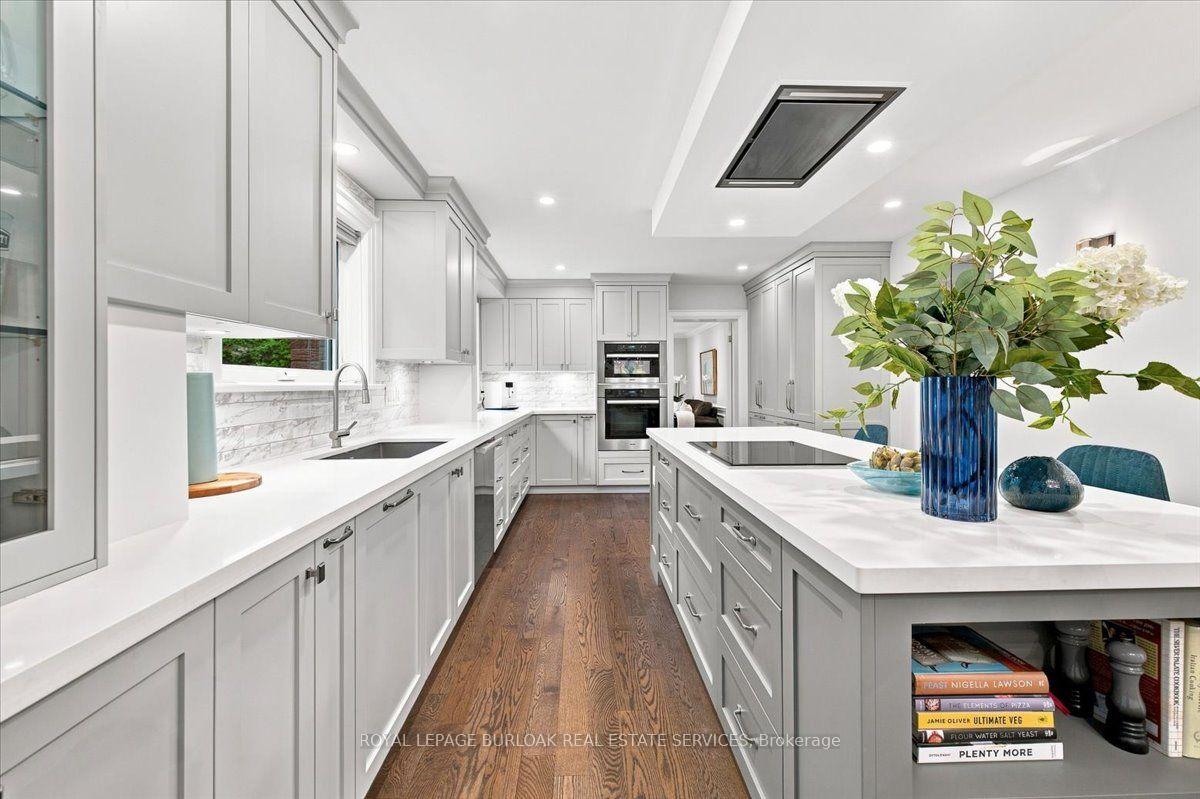 Photo 13 of 4430 Hawthorne Drive, Burlington, Shoreacres — HOMEH