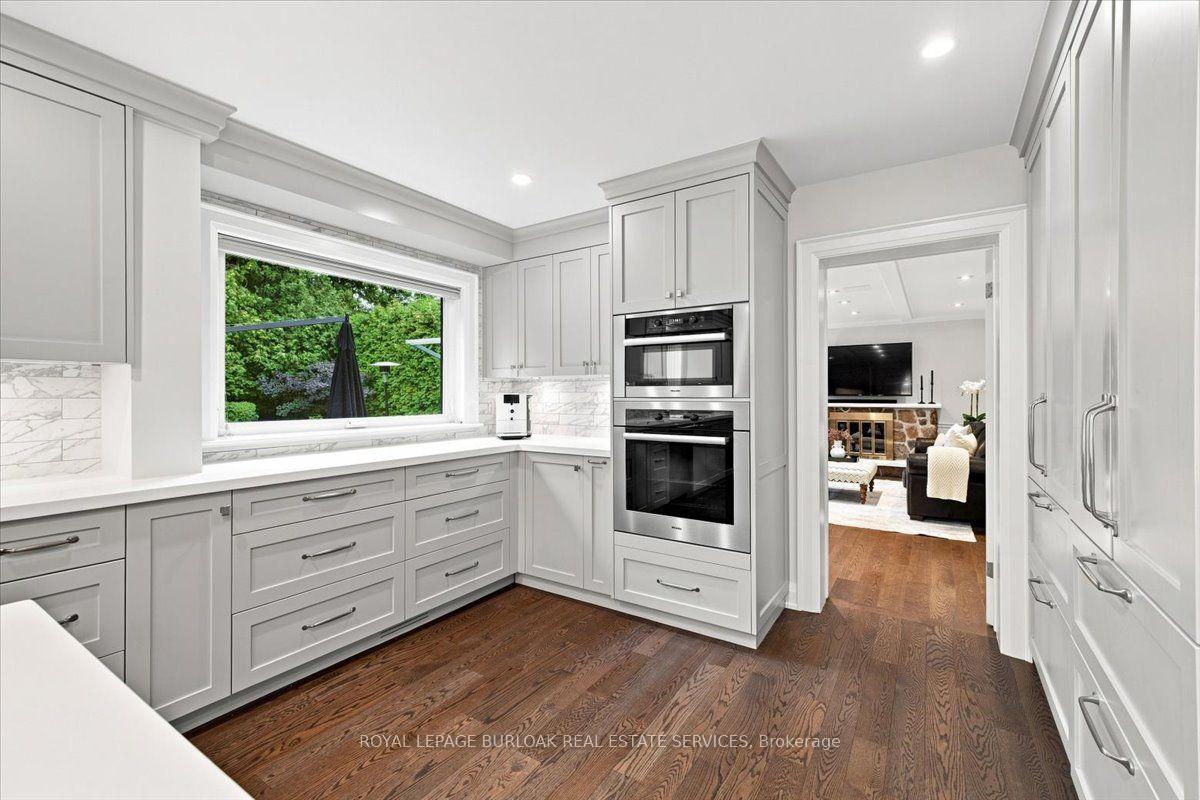 Photo 14 of 4430 Hawthorne Drive, Burlington, Shoreacres — HOMEH