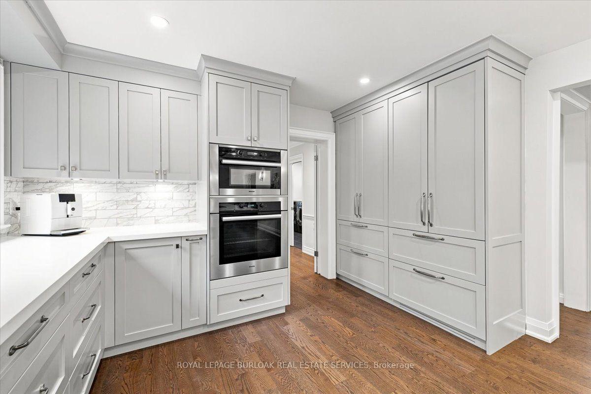 Photo 16 of 4430 Hawthorne Drive, Burlington, Shoreacres — HOMEH
