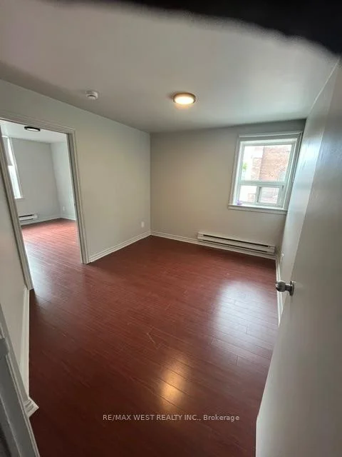 Photo 4 of Unit 2, 932 Dundas Street, Toronto, Trinity-Bellwoods — HOMEH