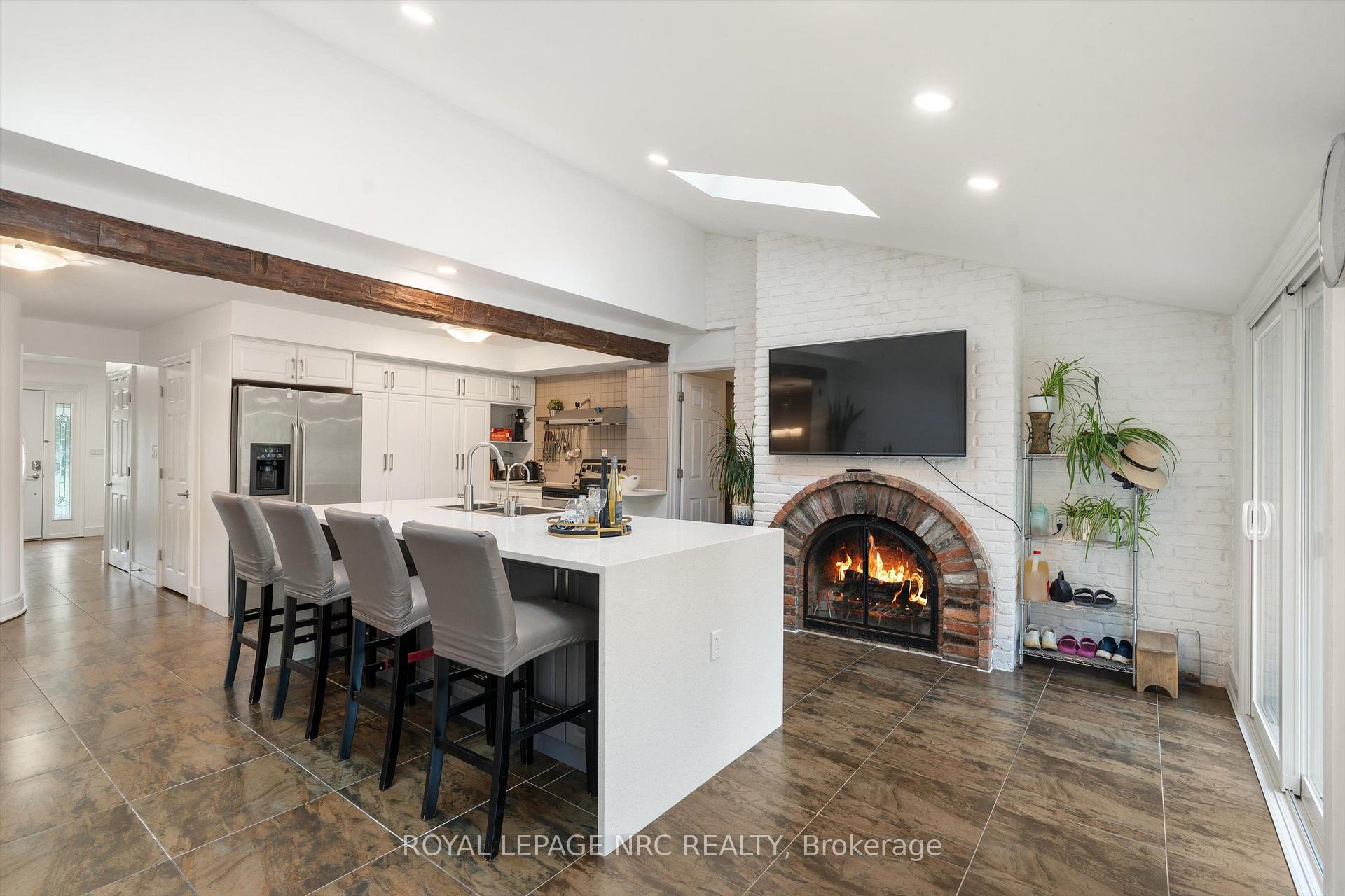 Photo 8 of 46 Adelene Crescent, St. Catharines, Glendale/Glenridge — HOMEH
