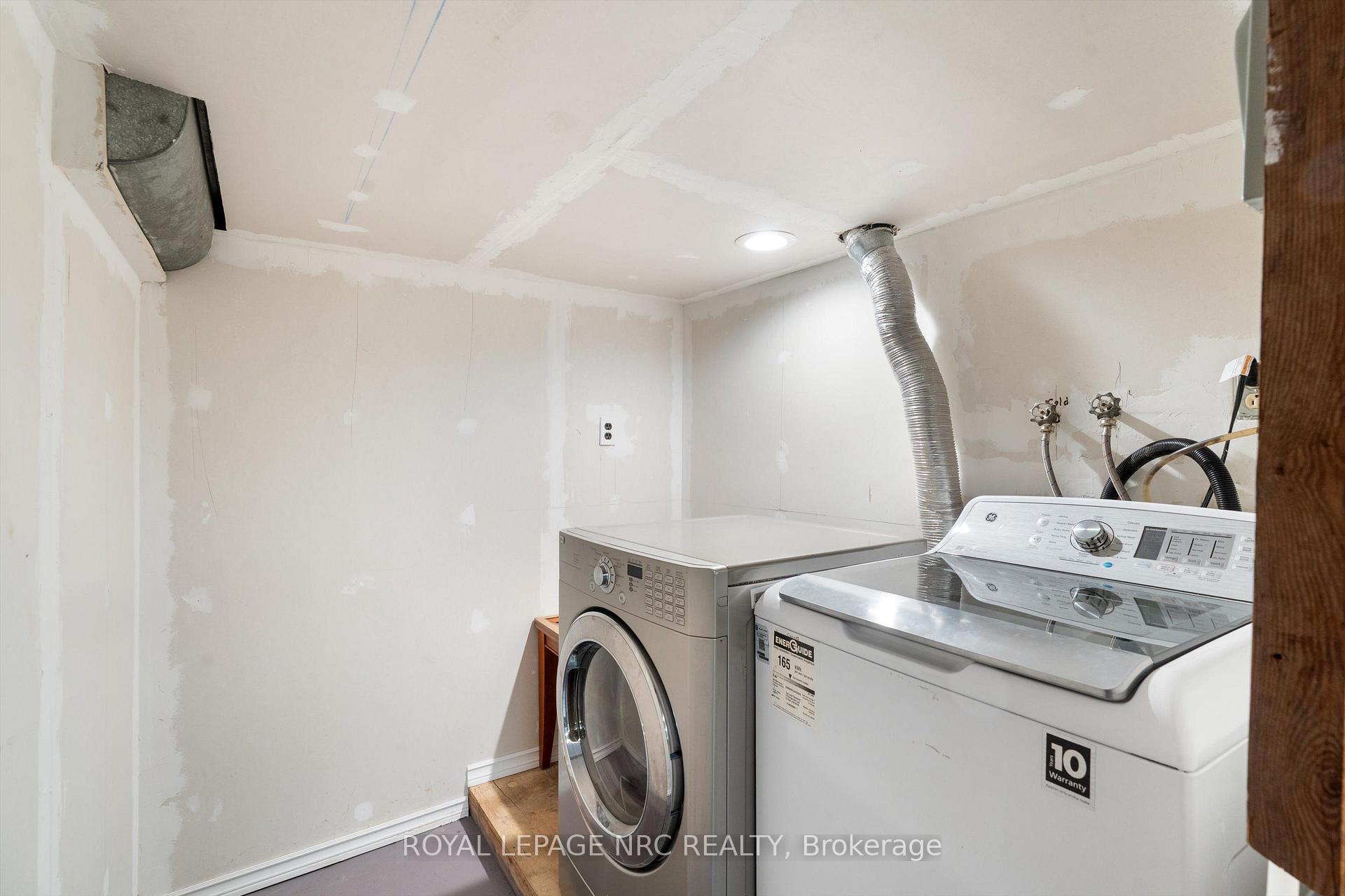 Photo 40 of 46 Adelene Crescent, St. Catharines, Glendale/Glenridge — HOMEH