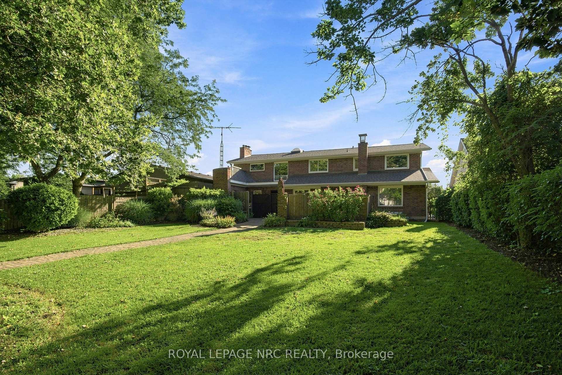 Photo 41 of 46 Adelene Crescent, St. Catharines, Glendale/Glenridge — HOMEH