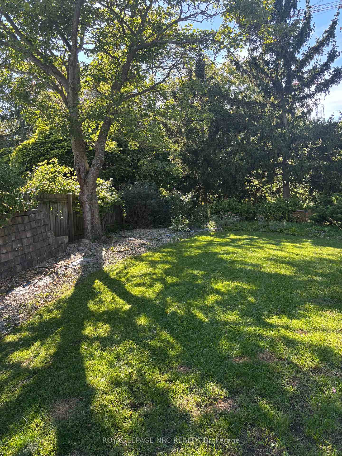 Photo 42 of 46 Adelene Crescent, St. Catharines, Glendale/Glenridge — HOMEH