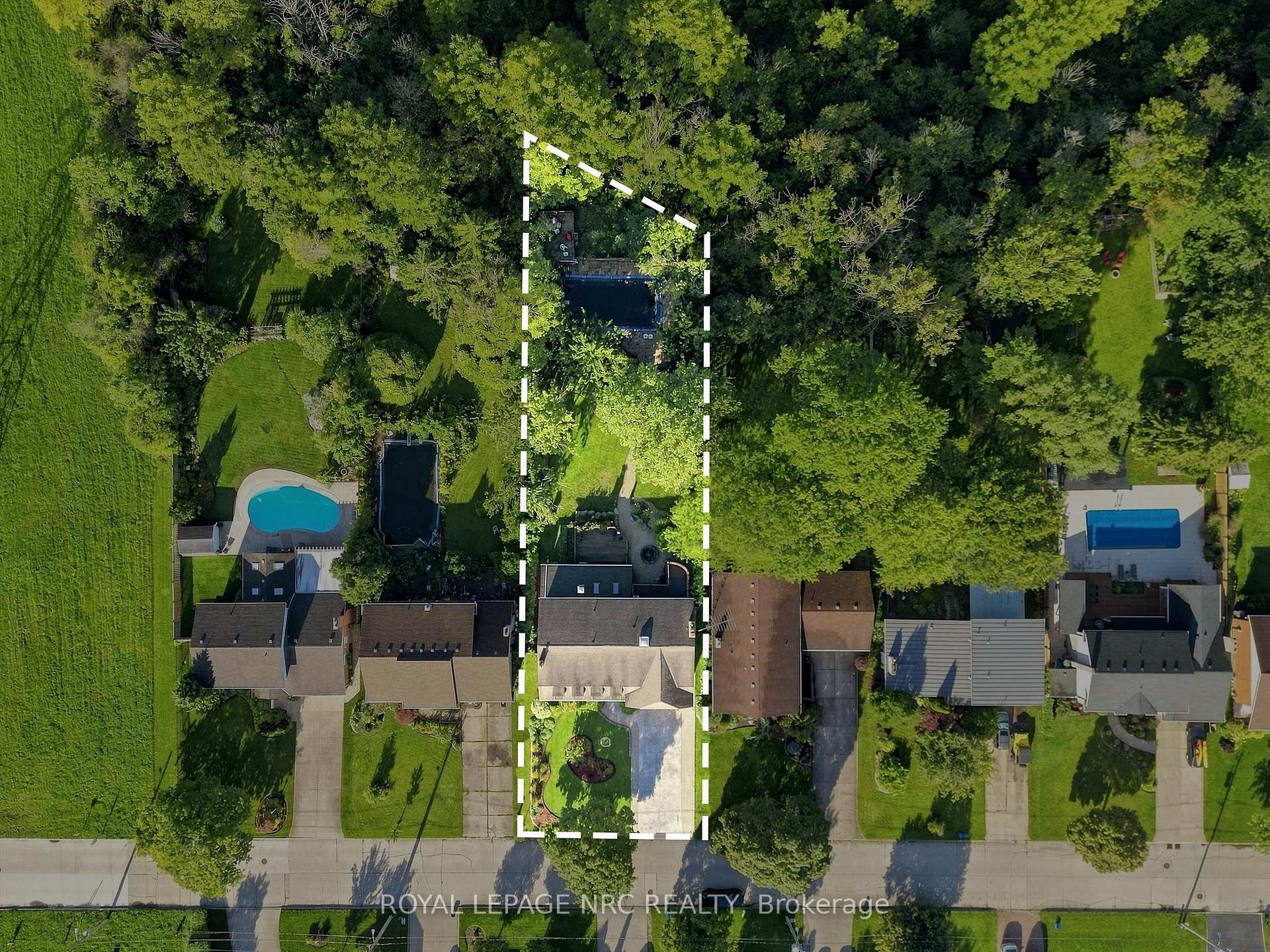 Photo 47 of 46 Adelene Crescent, St. Catharines, Glendale/Glenridge — HOMEH