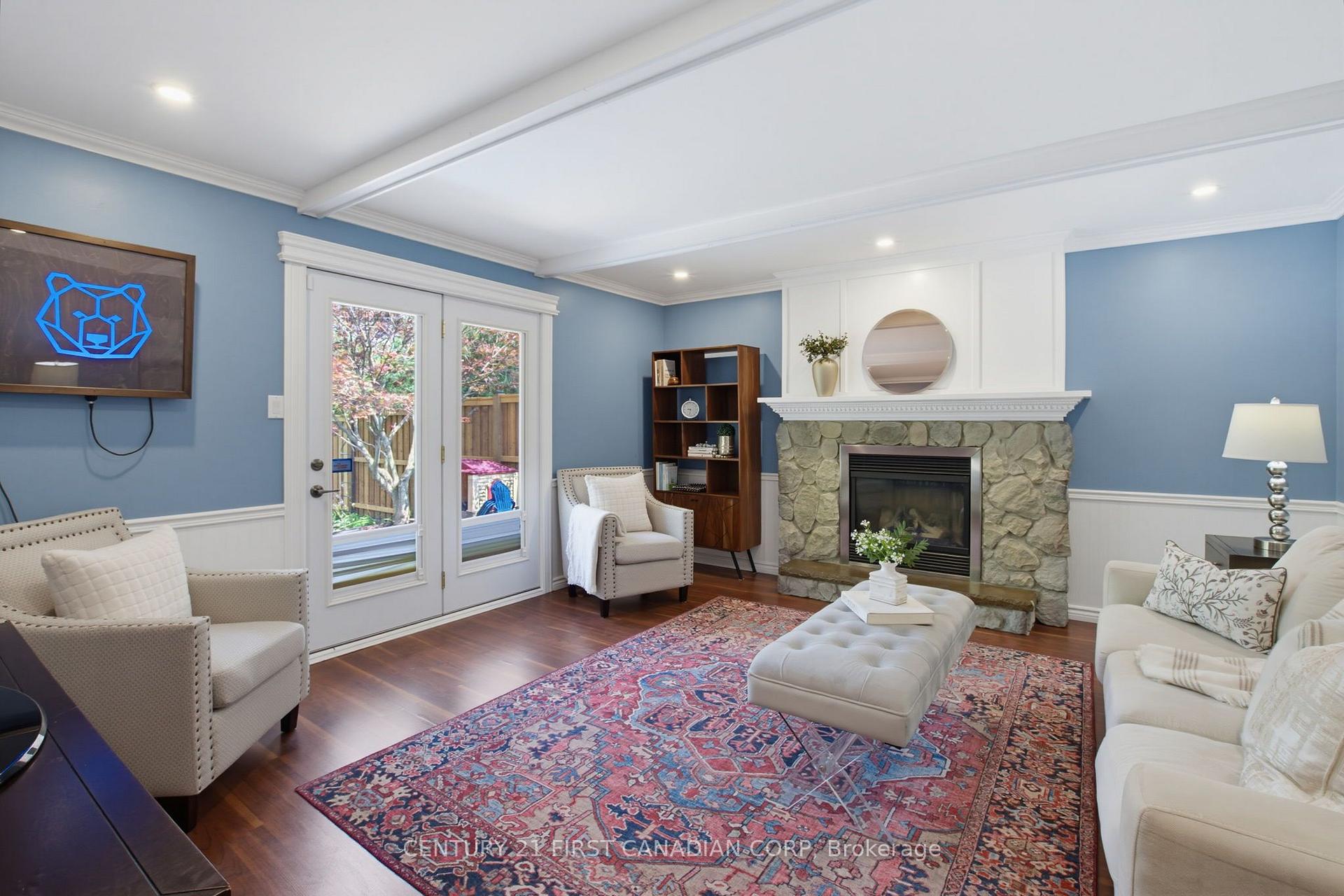 Photo 10 of 8 Meridene Crescent E, London, North G — HOMEH