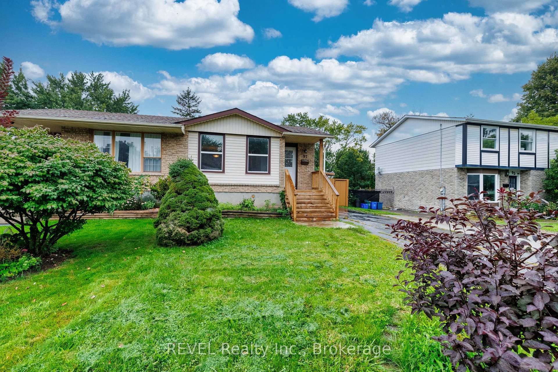 Photo 3 of 97 Tupper Drive, Thorold, Confederation Heights — HOMEH