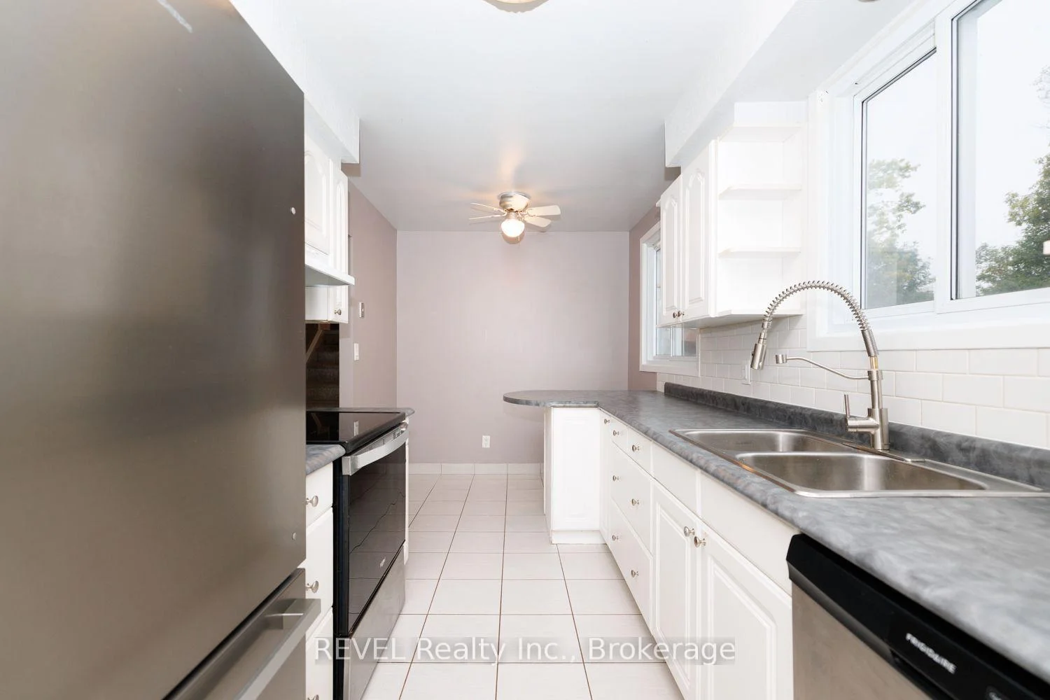 Photo 5 of 97 Tupper Drive, Thorold, Confederation Heights — HOMEH