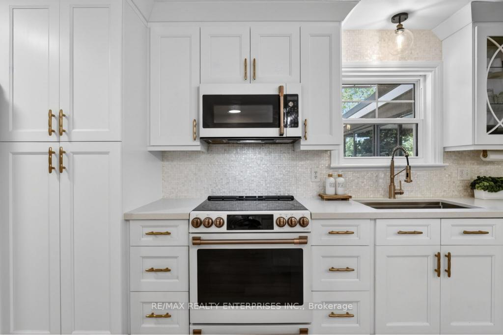 Photo 3 of 6543 Chippewa Road E, Hamilton, Mount Hope — HOMEH