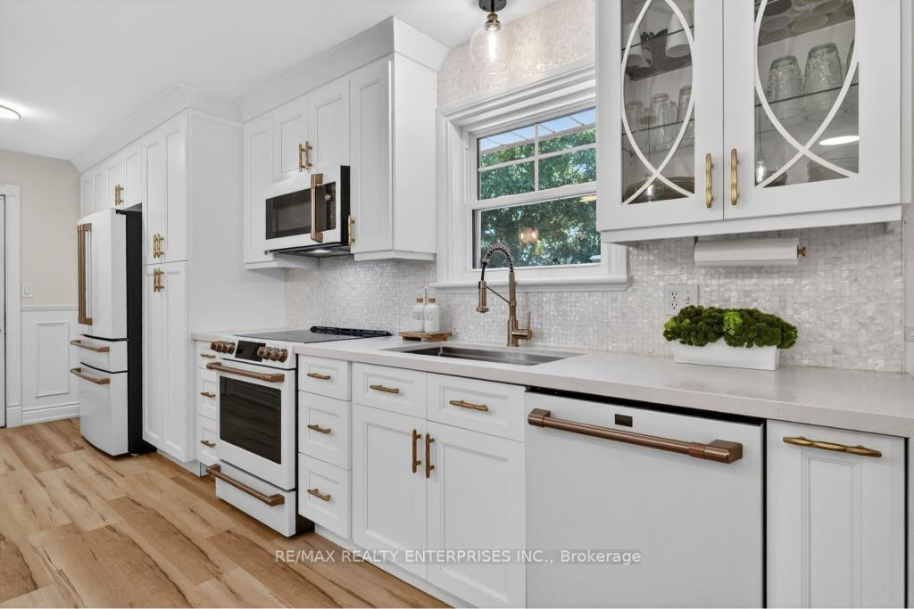 Photo 13 of 6543 Chippewa Road E, Hamilton, Mount Hope — HOMEH