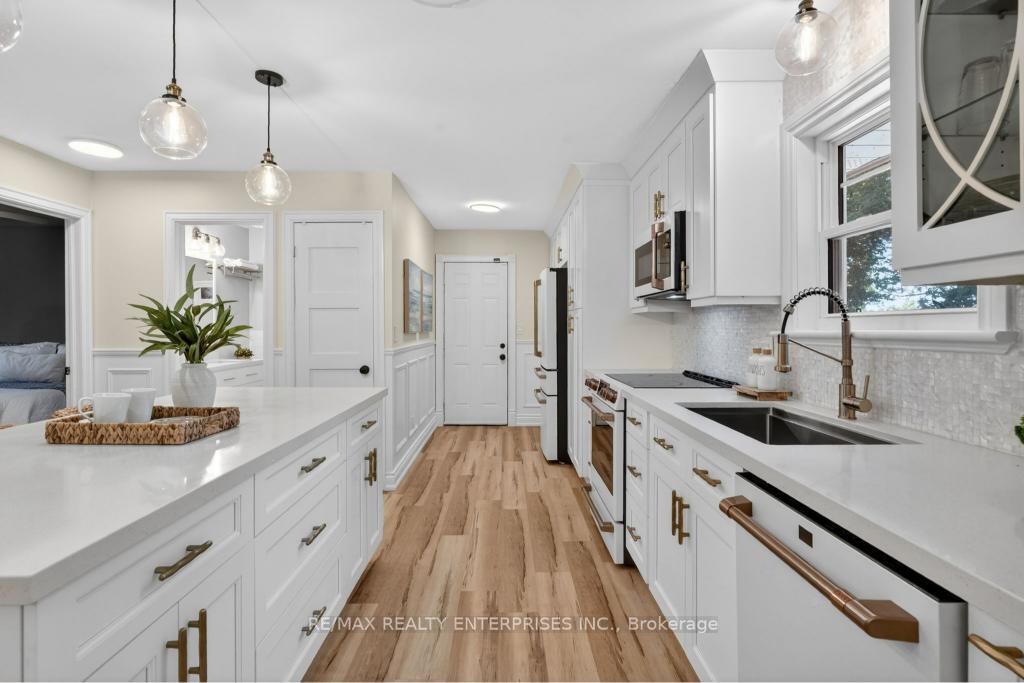 Photo 14 of 6543 Chippewa Road E, Hamilton, Mount Hope — HOMEH