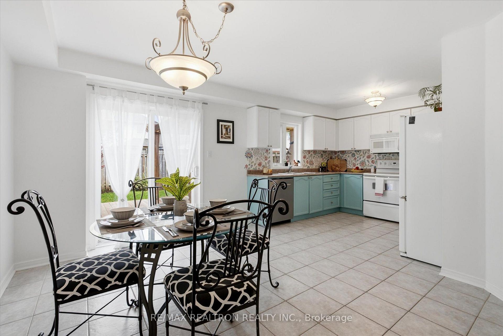 Photo 10 of 78 Hutton Place, Clarington, Bowmanville — HOMEH