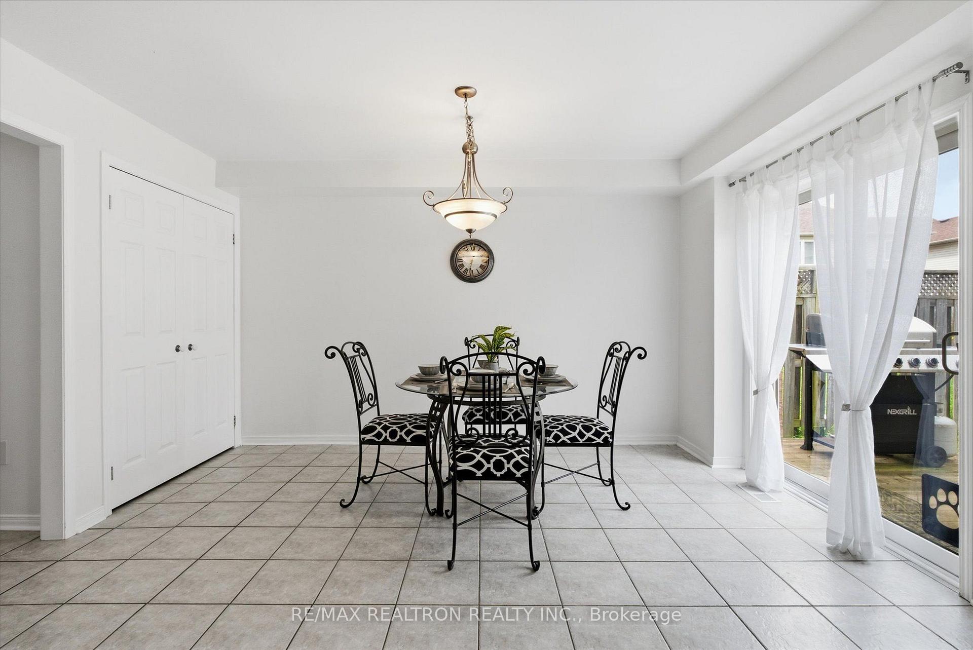 Photo 11 of 78 Hutton Place, Clarington, Bowmanville — HOMEH