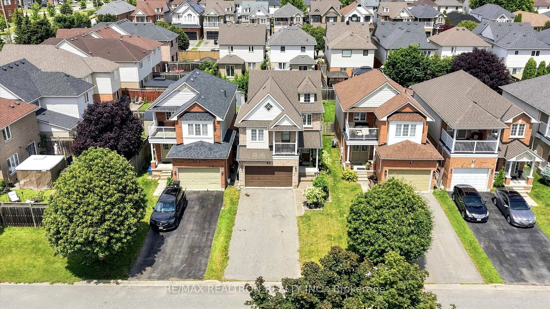 Photo 34 of 78 Hutton Place, Clarington, Bowmanville — HOMEH