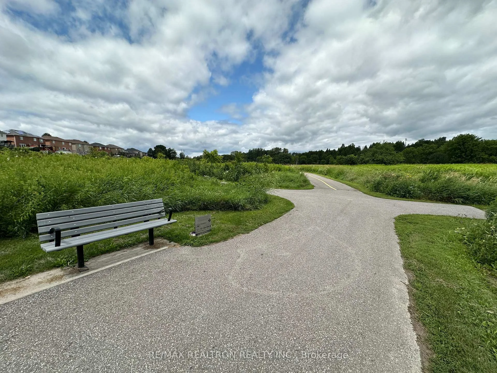 Photo 40 of 78 Hutton Place, Clarington, Bowmanville — HOMEH