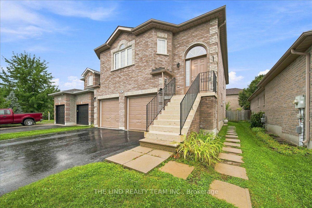 Photo 3 of 61 Mcintyre Drive, Barrie, Ardagh — HOMEH