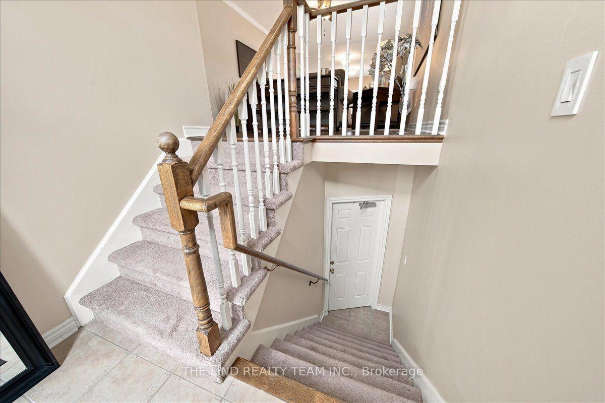 Photo 6 of 61 Mcintyre Drive, Barrie, Ardagh — HOMEH