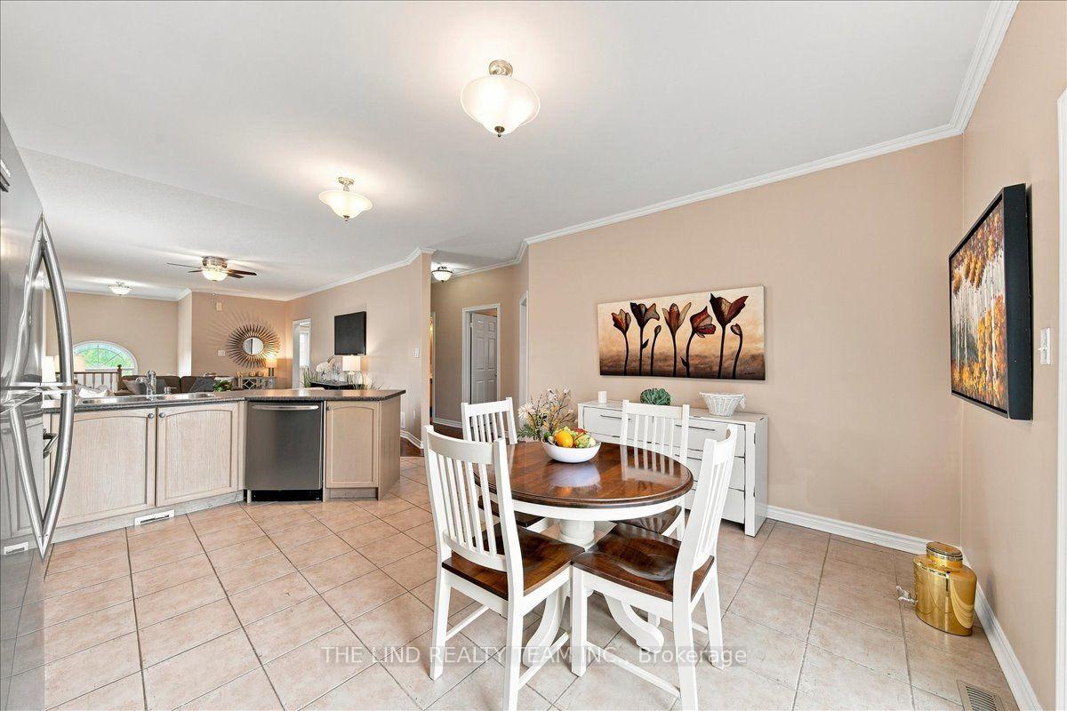 Photo 15 of 61 Mcintyre Drive, Barrie, Ardagh — HOMEH