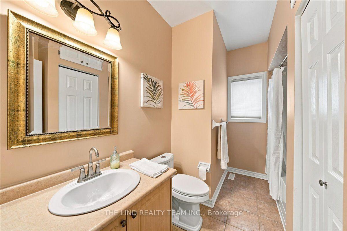Photo 19 of 61 Mcintyre Drive, Barrie, Ardagh — HOMEH