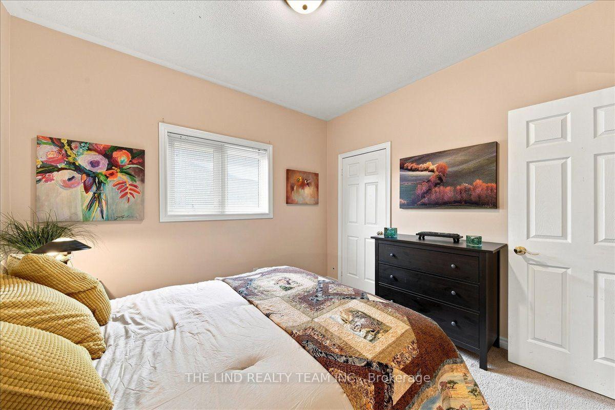 Photo 21 of 61 Mcintyre Drive, Barrie, Ardagh — HOMEH