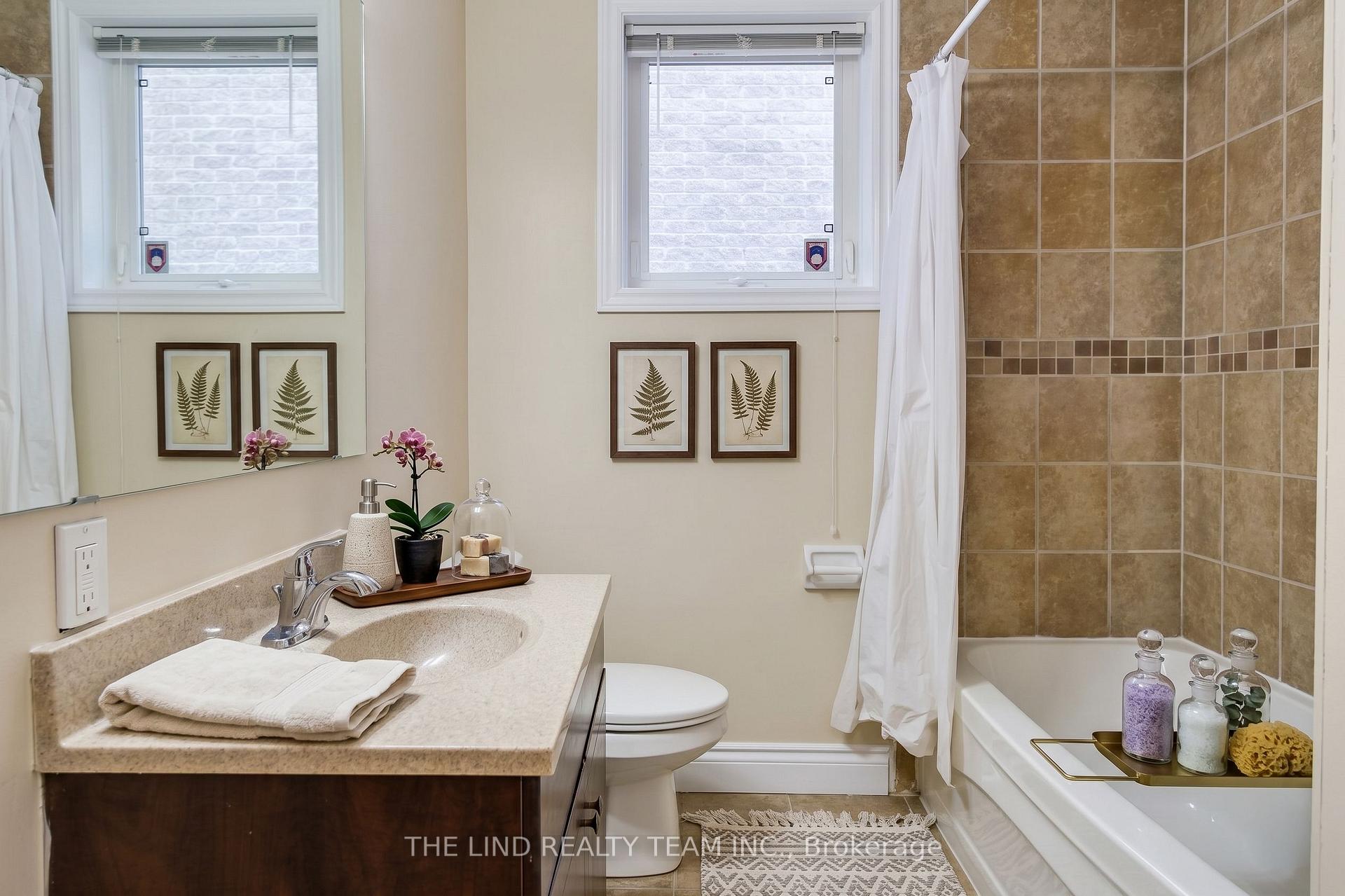 Photo 37 of 61 Mcintyre Drive, Barrie, Ardagh — HOMEH
