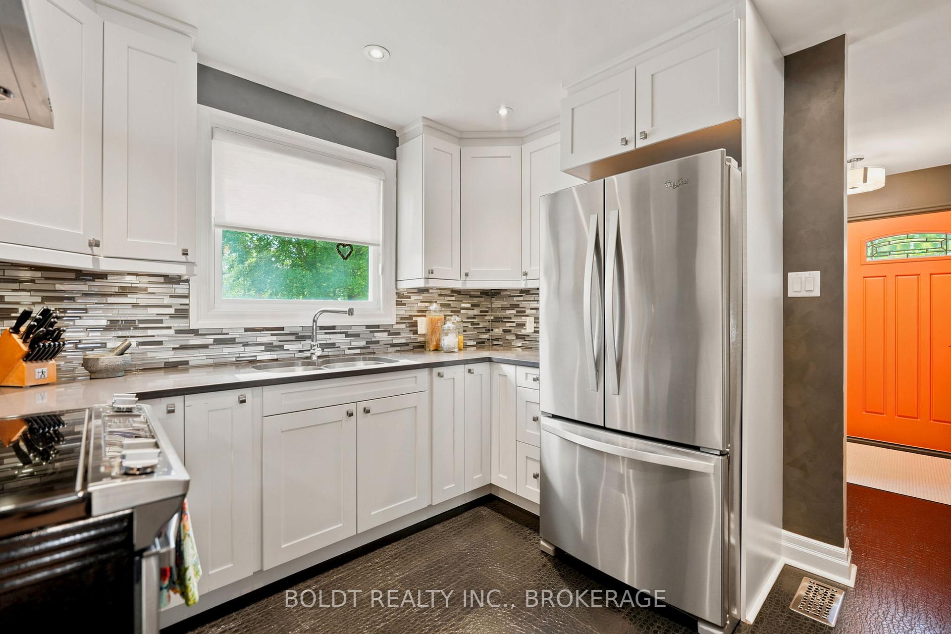 Photo 13 of 9 Woodgate Avenue, St. Catharines, Old Glenridge — HOMEH