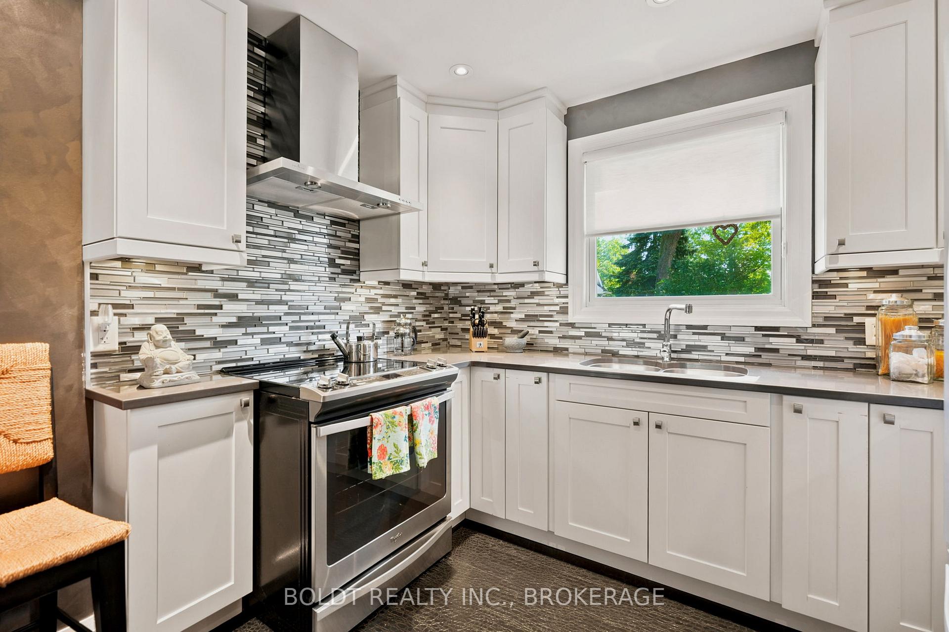 Photo 14 of 9 Woodgate Avenue, St. Catharines, Old Glenridge — HOMEH