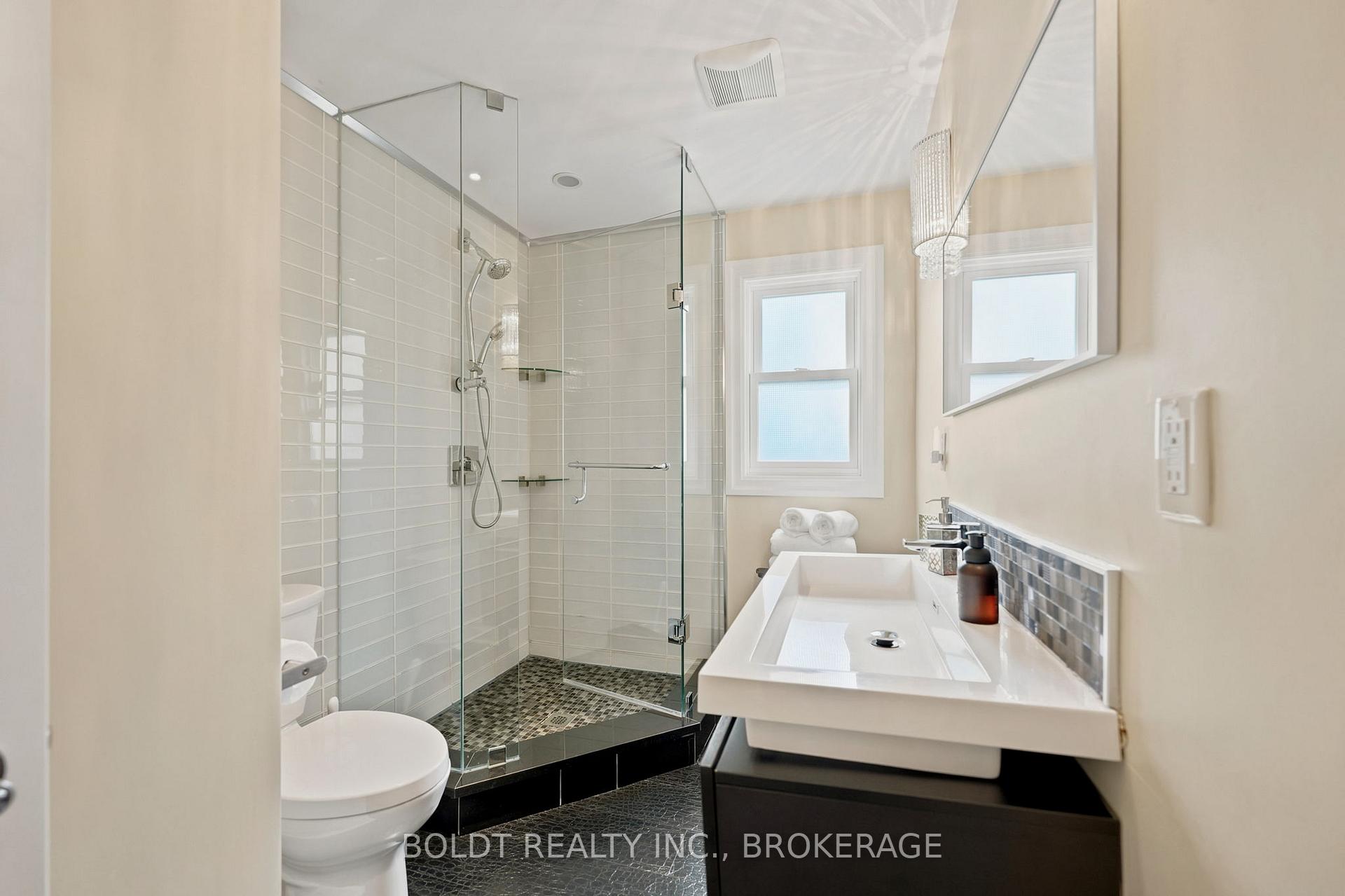 Photo 17 of 9 Woodgate Avenue, St. Catharines, Old Glenridge — HOMEH