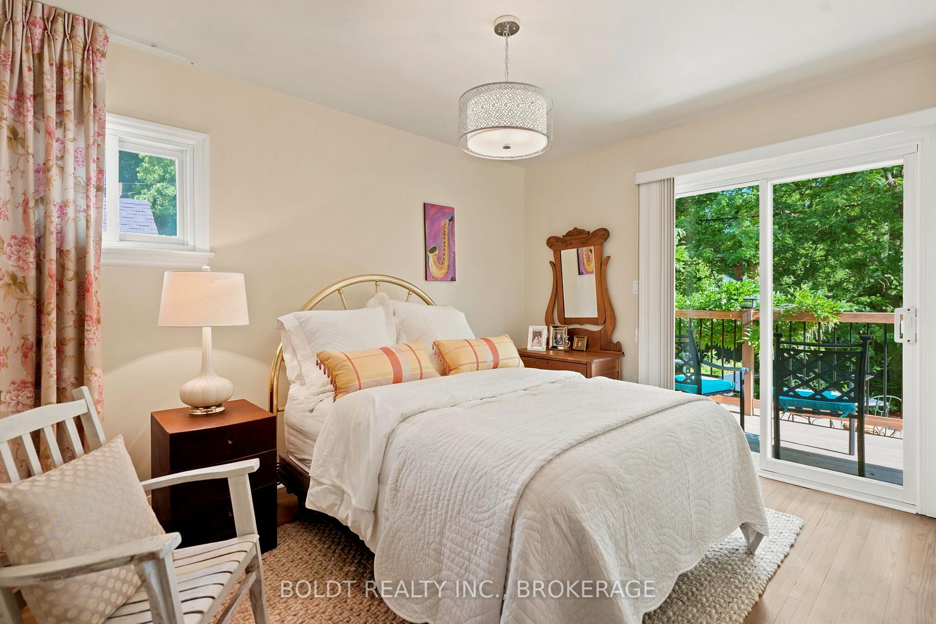 Photo 19 of 9 Woodgate Avenue, St. Catharines, Old Glenridge — HOMEH