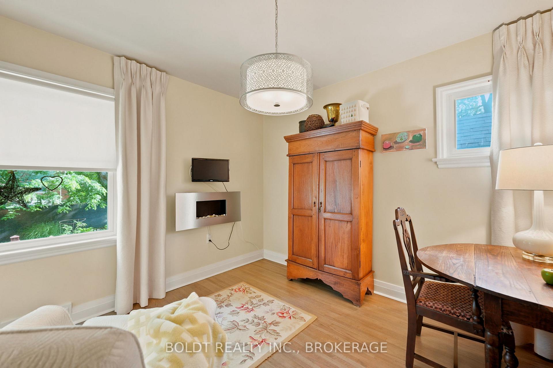 Photo 21 of 9 Woodgate Avenue, St. Catharines, Old Glenridge — HOMEH