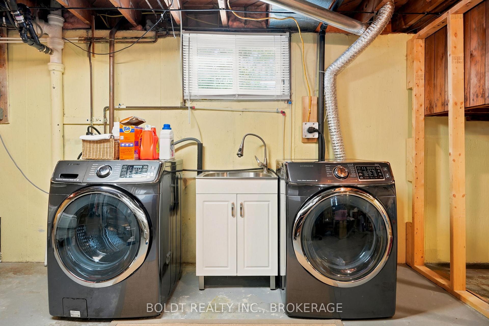 Photo 25 of 9 Woodgate Avenue, St. Catharines, Old Glenridge — HOMEH