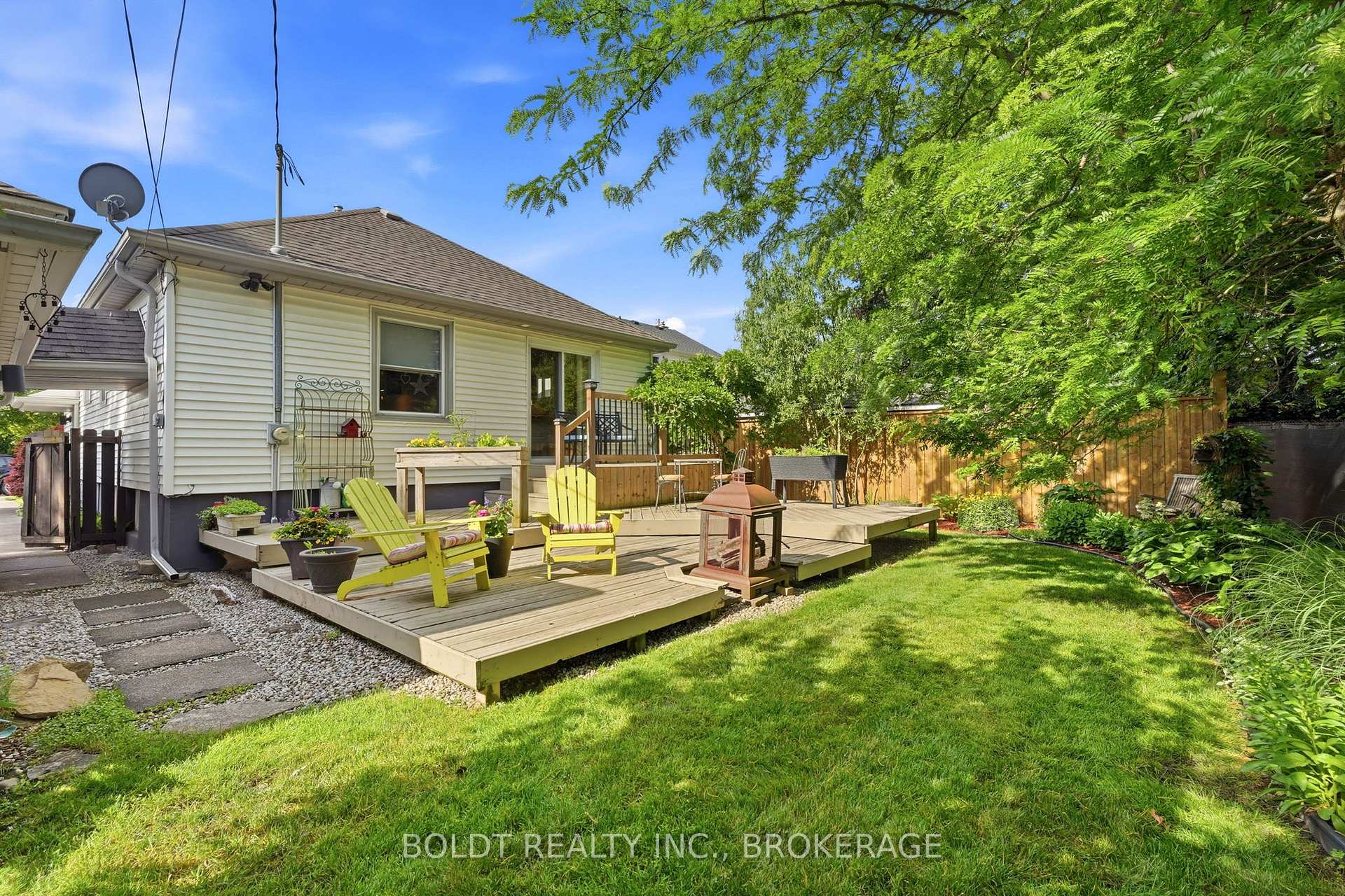 Photo 26 of 9 Woodgate Avenue, St. Catharines, Old Glenridge — HOMEH
