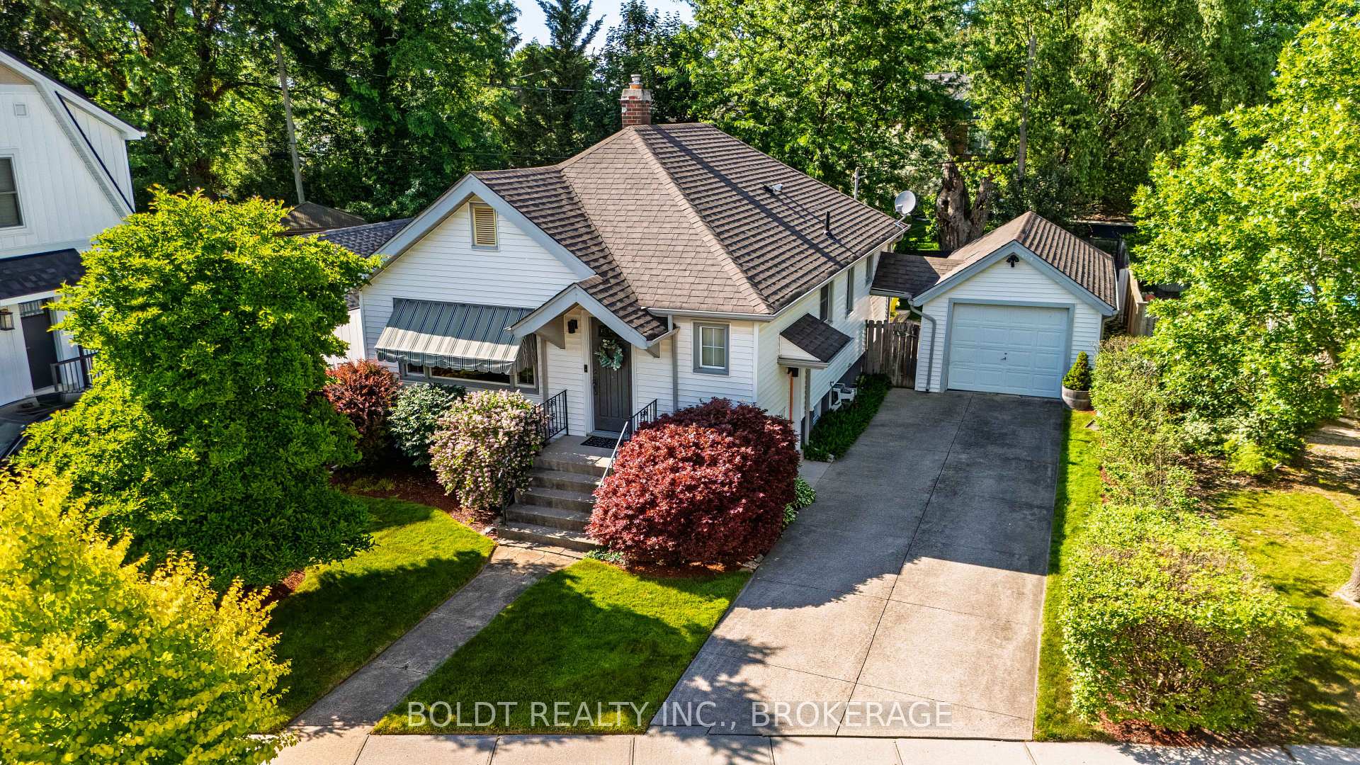 Photo 34 of 9 Woodgate Avenue, St. Catharines, Old Glenridge — HOMEH