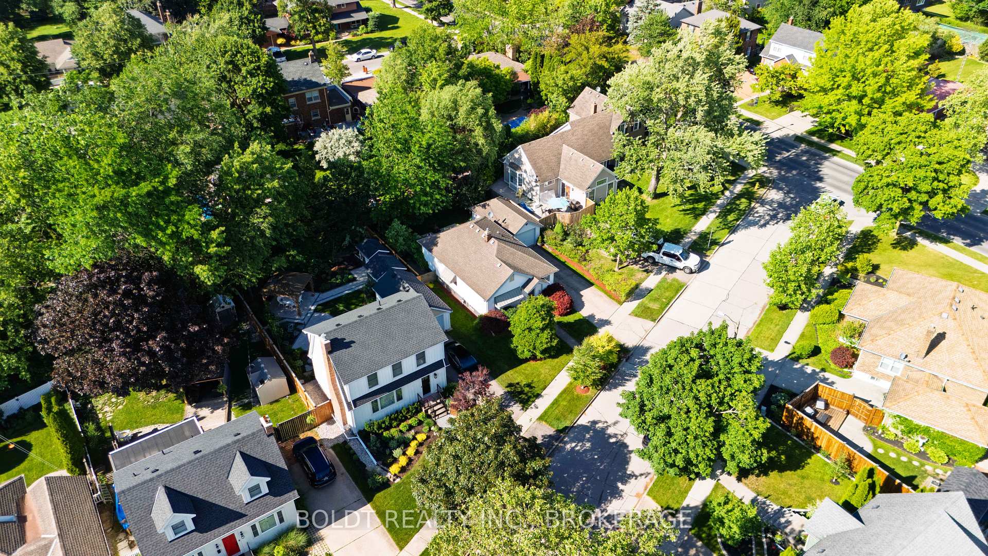 Photo 35 of 9 Woodgate Avenue, St. Catharines, Old Glenridge — HOMEH