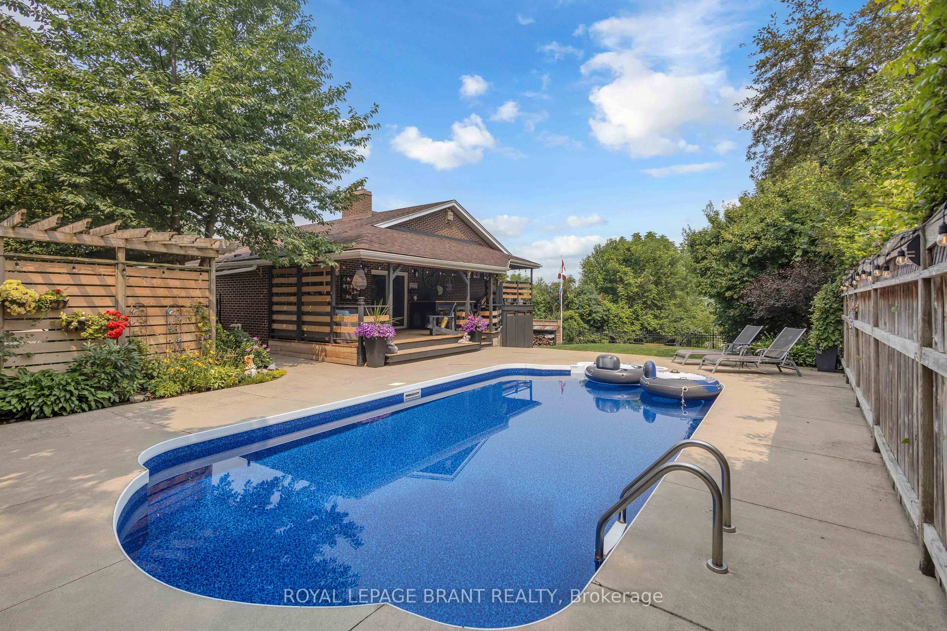 Photo 2 of 112 Myers Road, Cambridge, Christopher-Champlain — HOMEH
