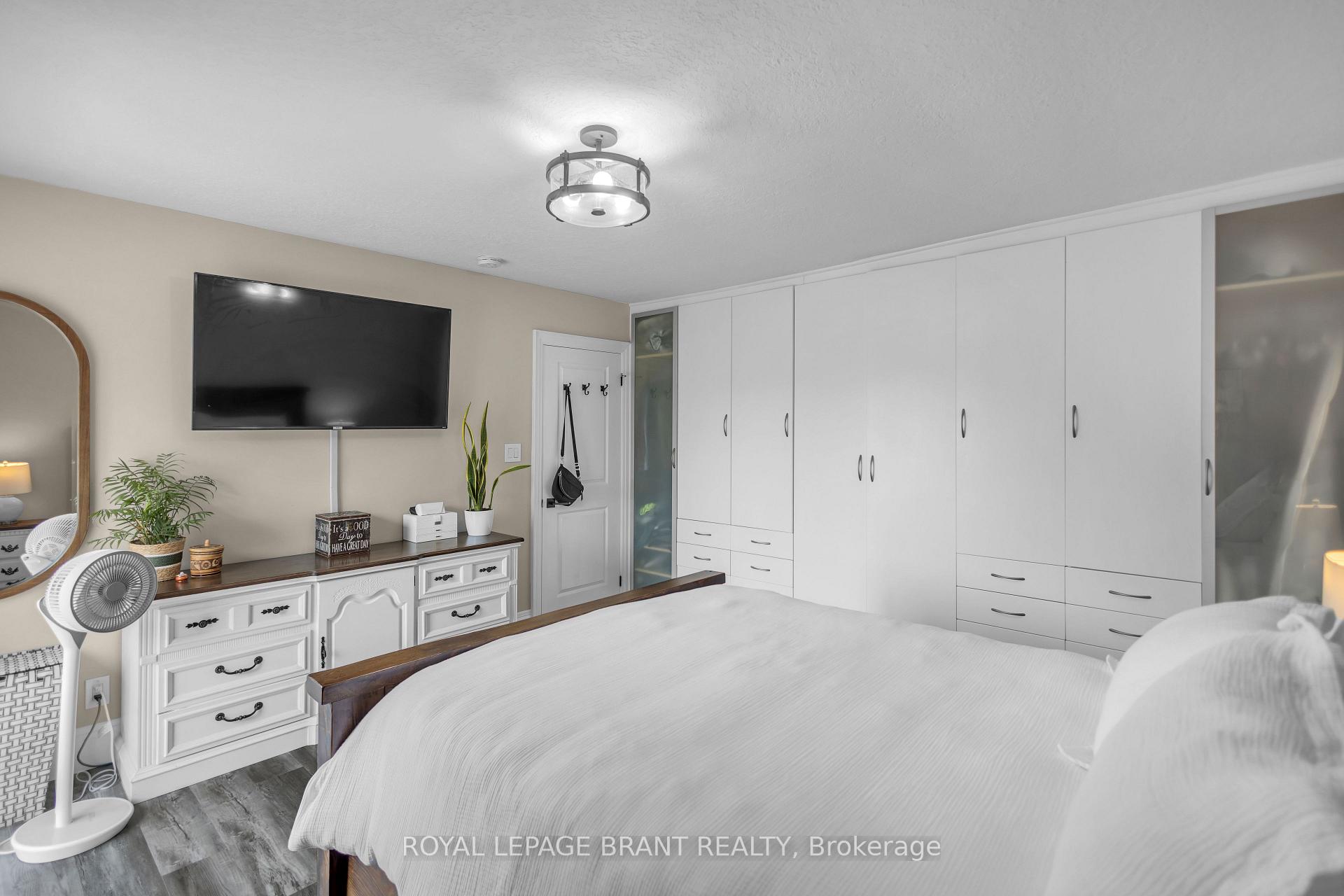 Photo 11 of 112 Myers Road, Cambridge, Christopher-Champlain — HOMEH