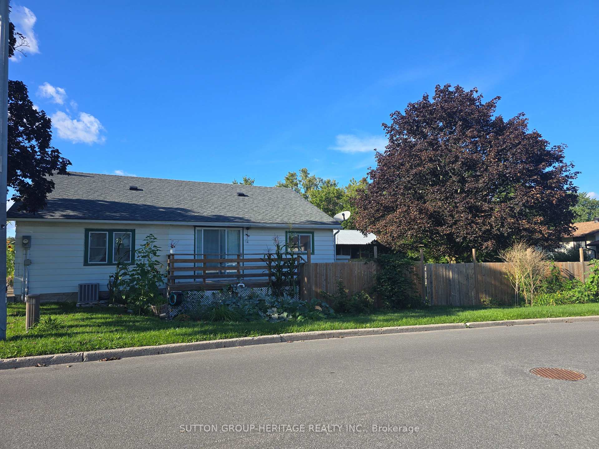 Photo 2 of 253 Sidney Street, Quinte West, Trenton Ward — HOMEH