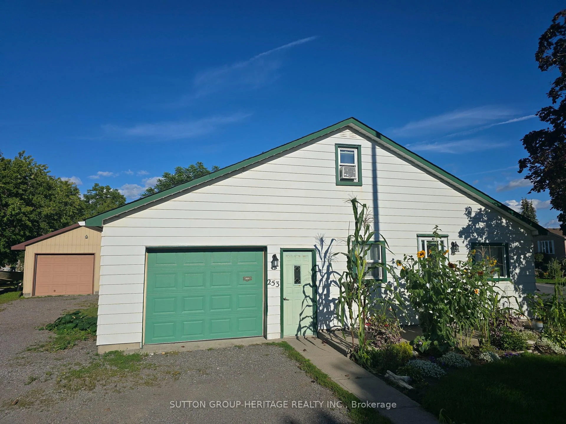 Photo 6 of 253 Sidney Street, Quinte West, Trenton Ward — HOMEH