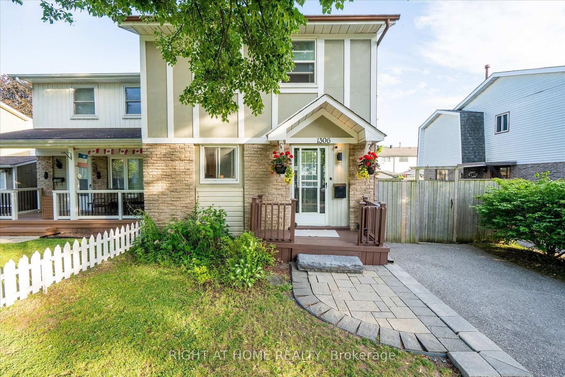 Photo 2 of 1306 Fenelon Crescent, Oshawa, Lakeview — HOMEH