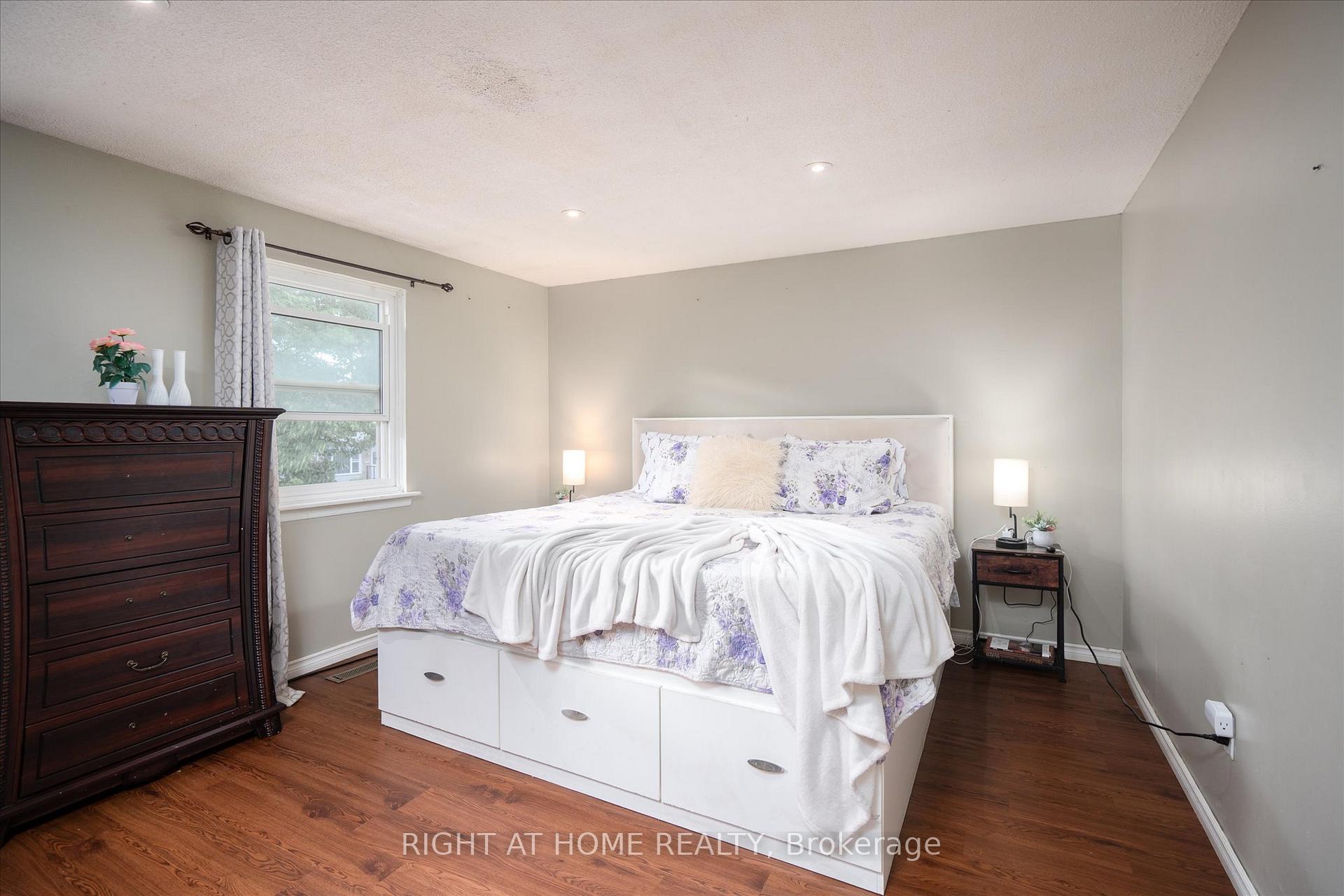 Photo 11 of 1306 Fenelon Crescent, Oshawa, Lakeview — HOMEH