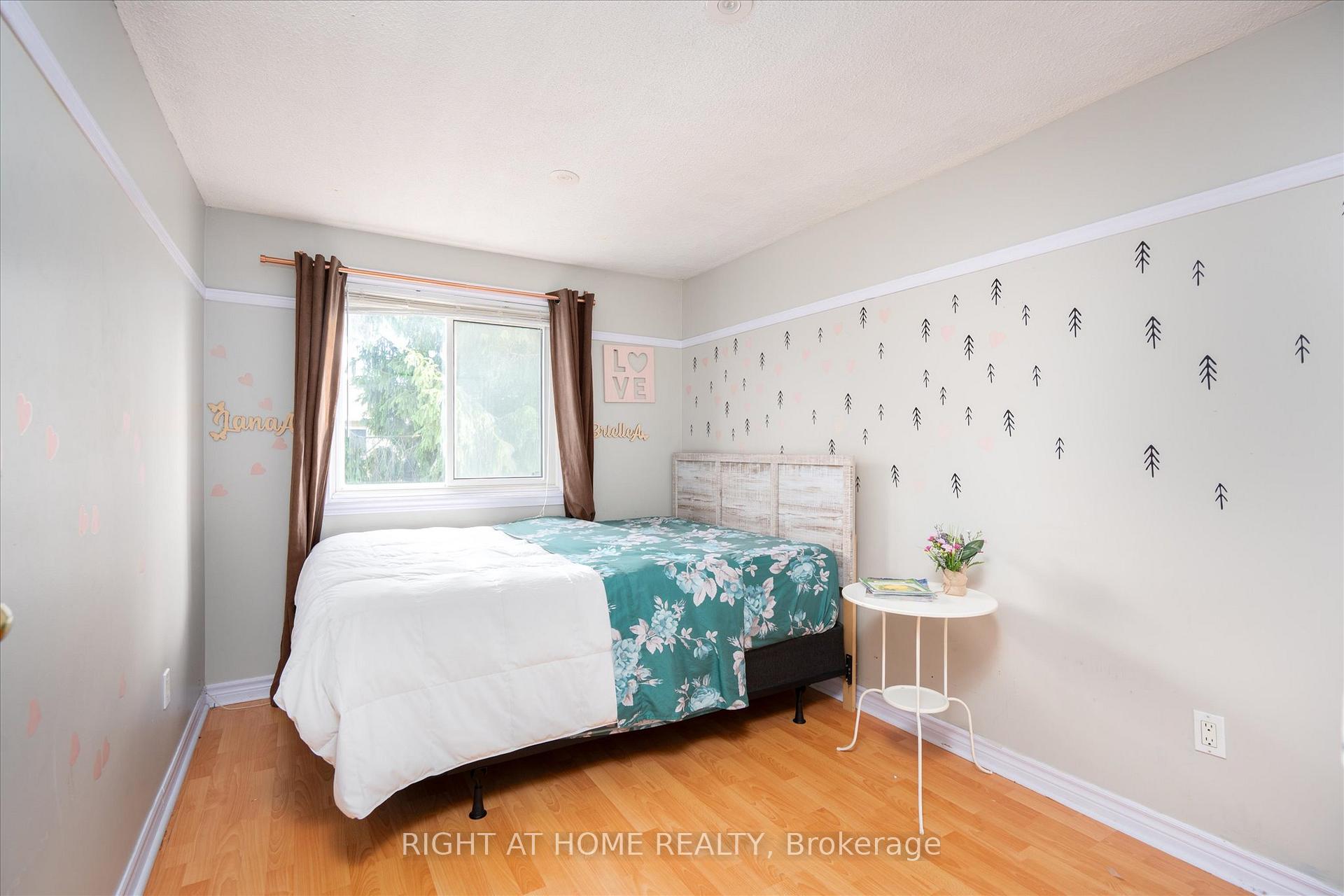Photo 13 of 1306 Fenelon Crescent, Oshawa, Lakeview — HOMEH