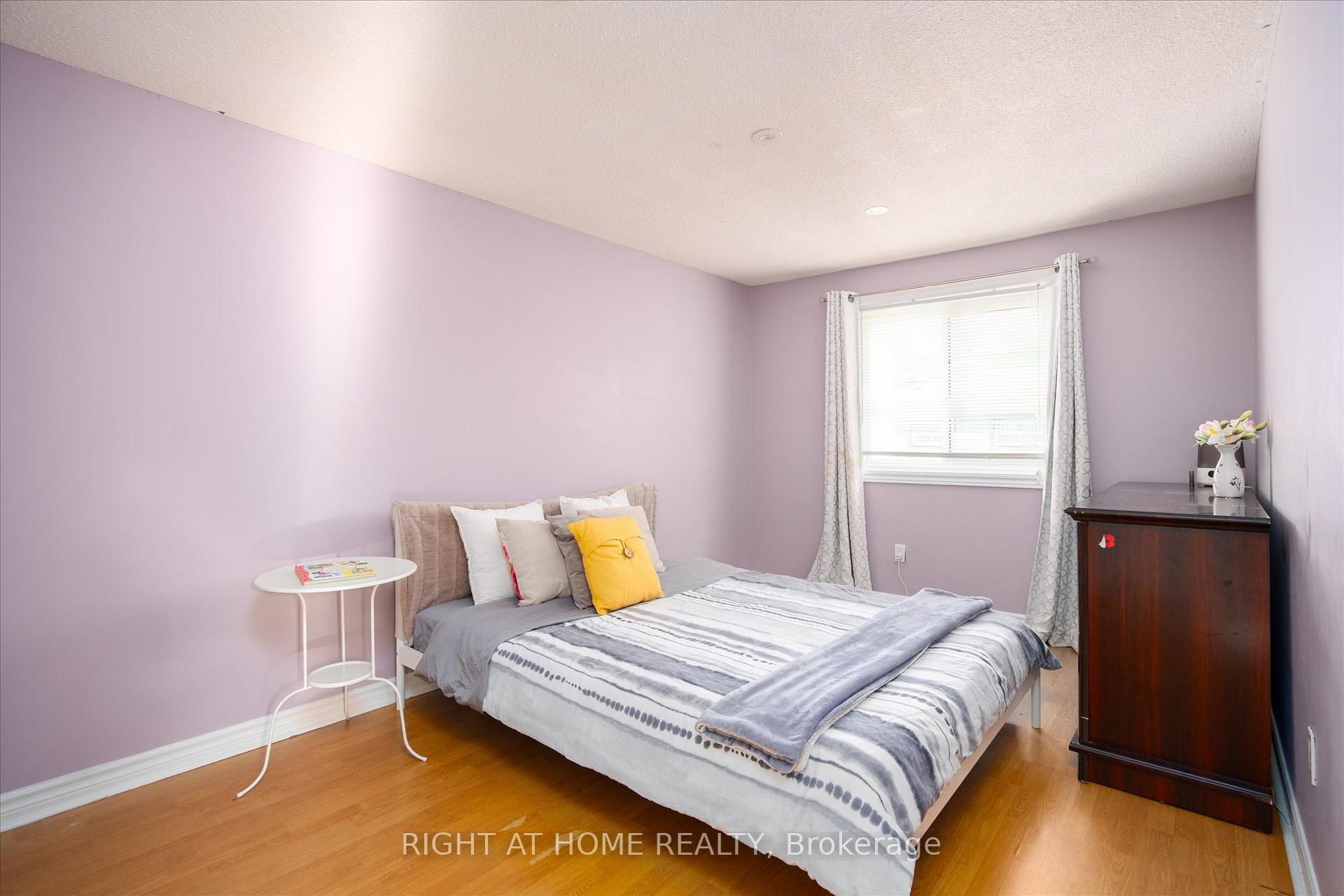 Photo 14 of 1306 Fenelon Crescent, Oshawa, Lakeview — HOMEH