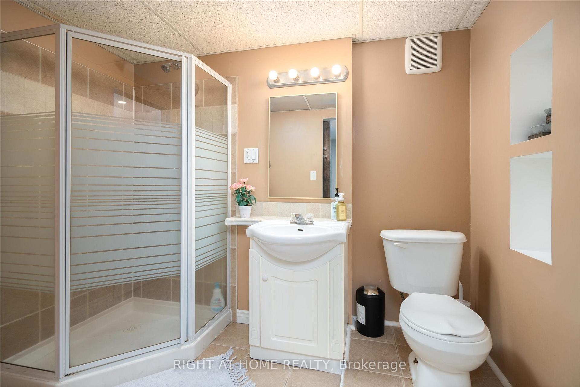Photo 16 of 1306 Fenelon Crescent, Oshawa, Lakeview — HOMEH