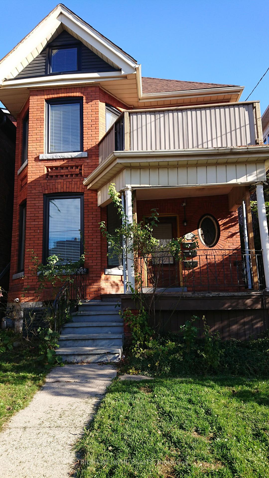 Photo of Unit Main, 117 Wellington Street S