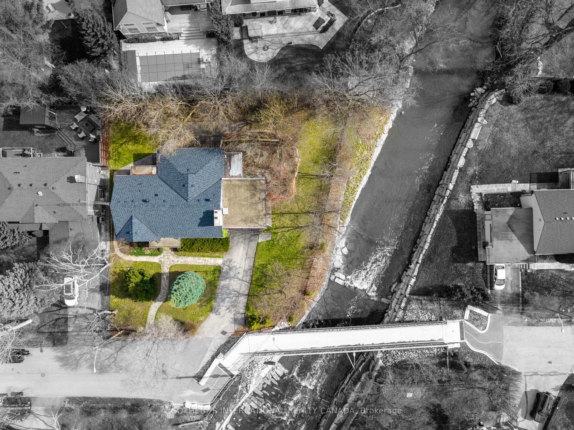 Photo 2 of 55 Van Dusen Boulevard, Etobicoke, Stonegate-Queensway — HOMEH