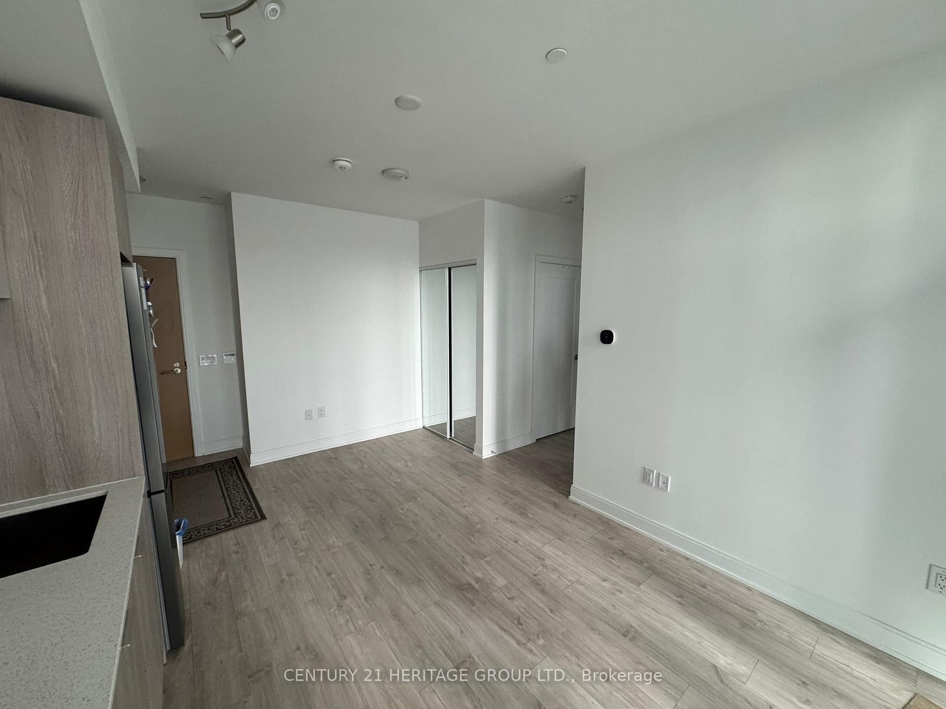 Photo 3 of Unit 402, 65 Annie Craig Drive, Etobicoke, Mimico — HOMEH