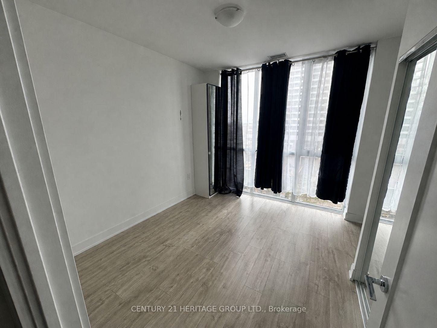 Photo 4 of Unit 402, 65 Annie Craig Drive, Etobicoke, Mimico — HOMEH