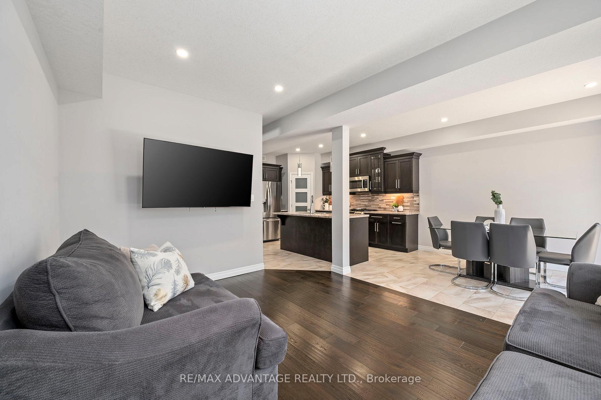 Photo 10 of 587 Freeport Street, London, North E — HOMEH
